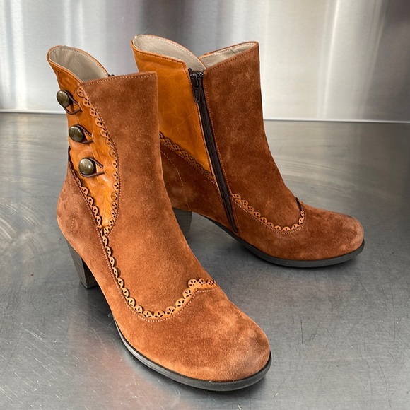 Vintage look “Anda” boots by Casta from Sundance. New in box! - Picture 1 of 8